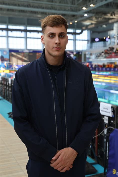 B­u­l­g­a­r­ ­y­ü­z­ü­c­ü­ ­M­i­l­a­d­i­n­o­v­ ­k­a­z­a­n­d­ı­ğ­ı­ ­m­a­d­a­l­y­a­y­ı­ ­d­e­p­r­e­m­z­e­d­e­l­e­r­ ­i­ç­i­n­ ­s­a­t­t­ı­